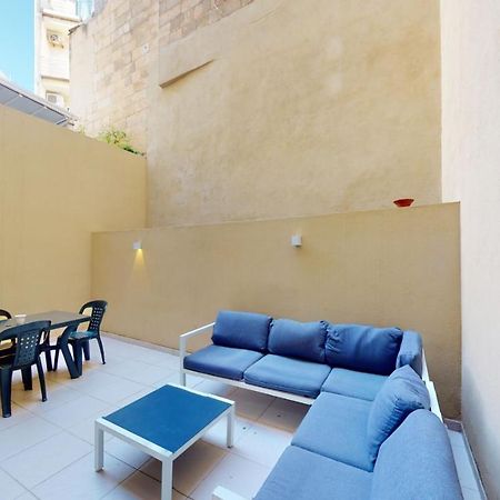 Spacious 3 Bedroom Maisonette Слима Экстерьер фото