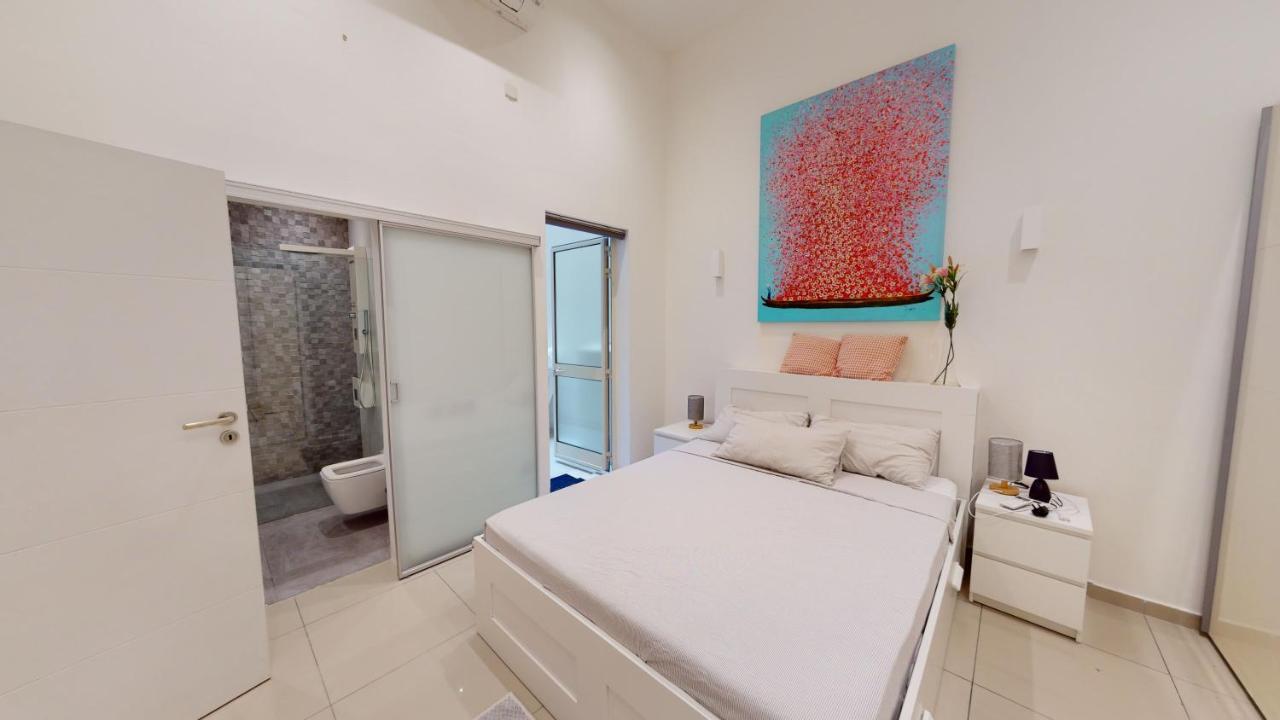 Spacious 3 Bedroom Maisonette Слима Экстерьер фото