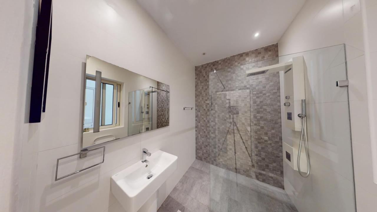 Spacious 3 Bedroom Maisonette Слима Экстерьер фото
