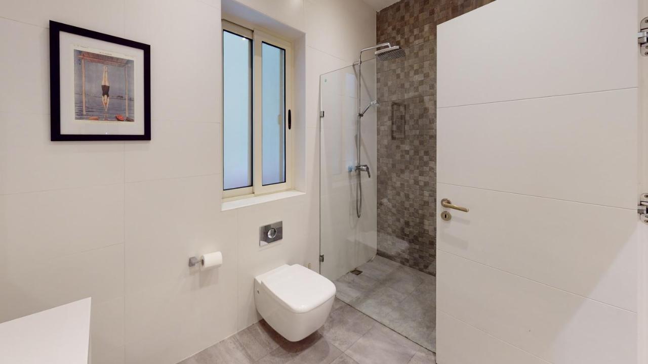 Spacious 3 Bedroom Maisonette Слима Экстерьер фото